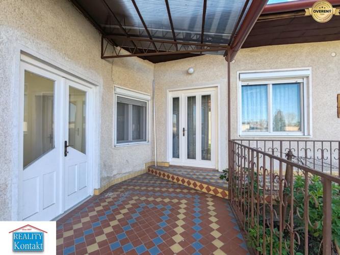 Reality Na predaj slušný 5 izbový rodinný dom v obci Bruty s pozemkom 2425m2