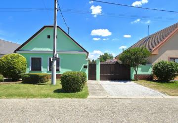 Reality PNORF – 4i dvojgeneračný rodinný dom | Garáž | Záhrada | Šoporňa – Kráľová | R1