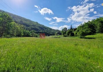 Reality Ranč, farma alebo chalupa? Rodinný dom s 12 622 m² pozemkom pri lese