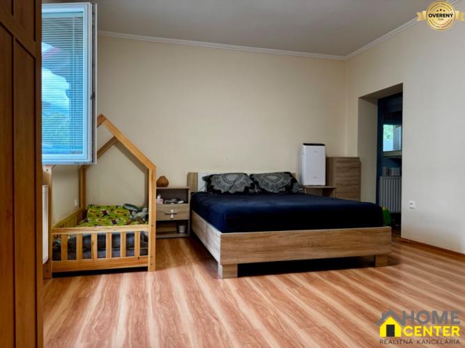 Reality 2,5-IZBOVÝ RODINNÝ DOM PRIAMO V CENTRE MESTA NESVADY