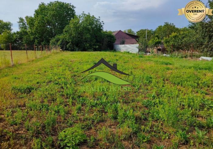 Reality Pozemok s vidieckým domom  v obci Tušická Nová Ves