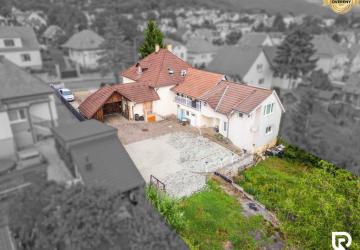 Reality RADO | Rodinný dom so 4 bytmi, Školská - Bojnice - Prievidza