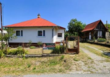 Reality IMPULZ REAL: 3-izbový dom, Slanská Huta, pozemok 913 m2