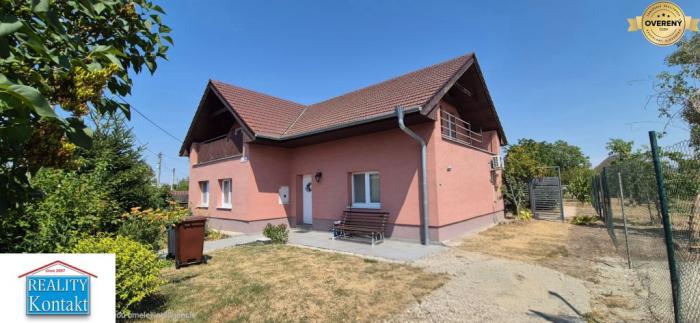 Reality NA PREDAJ 6 izbový poschod. rodinný dom vo výbornej časti mesta Šurany