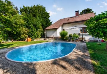 Reality Predaj 5 izb.dom, 317 m2, pozemok 600 m2, Tomášov, bazén, garáž