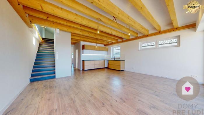 Reality NOVOSTAVBA RODINNÉHO DOMU + OBYTNÉ PODKROVIE- úžitková plocha 136 m2