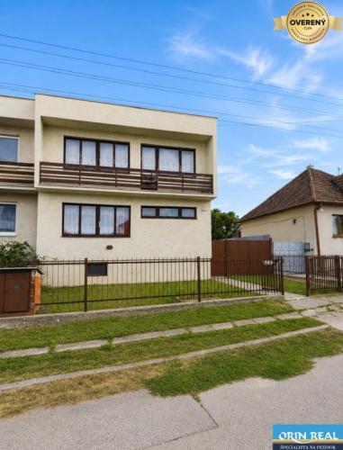 Reality Priestranný 5izbový RD v Dolných Orešanoch 733m2