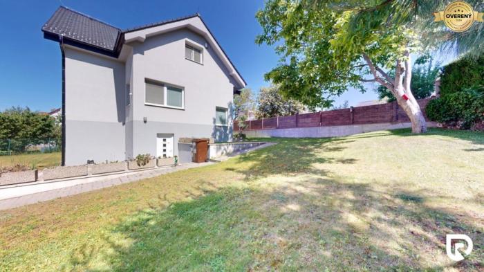 Reality RentHub | Veľkorysý 8-izbový rodinný dom | 292 m² | pozemok 800 m² I
