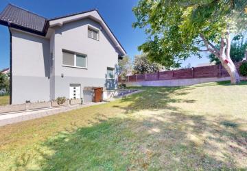 Reality RentHub | Veľkorysý 8-izbový rodinný dom | 292 m² | pozemok 800 m² I