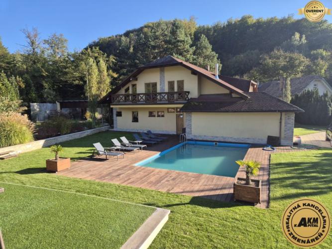 Reality PRENÁJOM Rodinný dom s bazénom a záhradou - Žarnovica 1800m2