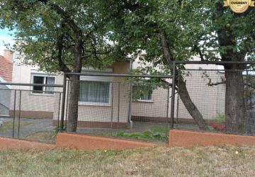 Reality Dom so záhradou a ovocnými stromami na pokojnom mieste – Nová Baňa