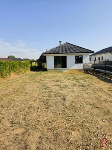 Reality Novostavba, bungalov, Čaňa – 4 izby, pozemok 751 m²