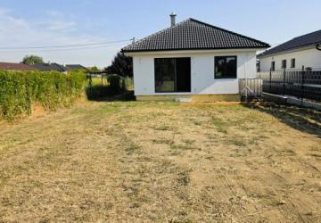 Reality Novostavba, bungalov, Čaňa – 4 izby, pozemok 751 m²