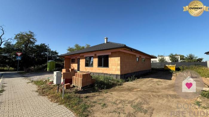 Reality MODERNÝ 4-IZBOVÝ RD V BERNOLÁKOVE – HÁJNA ULICA