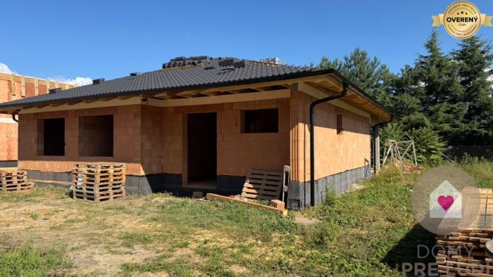 Reality MODERNÝ 4-IZBOVÝ RODINNÝ DOM V BERNOLÁKOVE – JELŠOVÁ ULICA