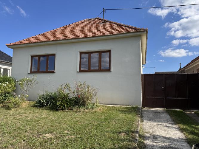 Reality Pallas - PREDAJ DOMU S VEĽKYM POZEMKOM LEN 12 km OD MESTA