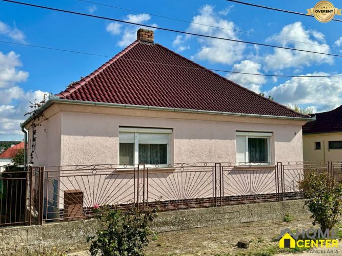 Reality NA PREDAJ 2 IZBOVÝ RODINNÝ DOM S LETNOU KUCHYNKOU, DULOVCE