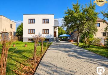 Reality RADO | Zrekonštruovaný rodinný dom 215 m² na pozemku 1 530 m² | Martin