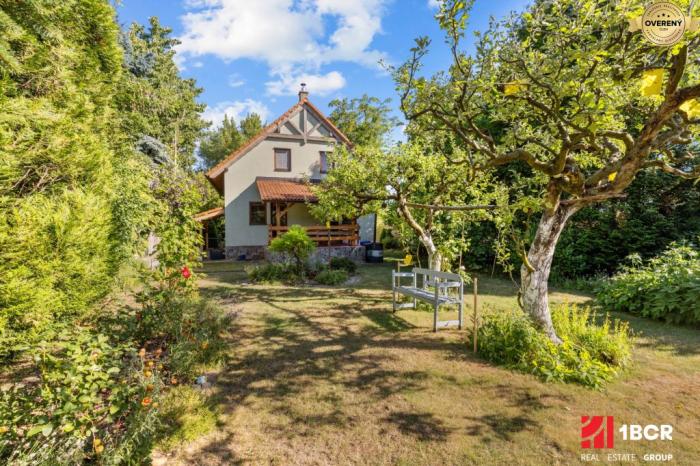 Reality 1.BCR | 5–IZB.RD, POZEMOK 796m²,GARÁŽ, PIVNICA,TERASA, SENECKÁ,PEZINOK