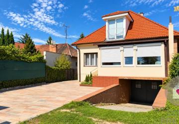 Reality BERNOLAKOVO - Hlavná ulica - UP cca 210 m² a pozemkom 957 m², garáž