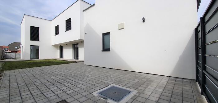 Reality PNORF – 7i novostavba so záhradou a dvojgarážou, 287 m2, 637 m2, časť Kopánka