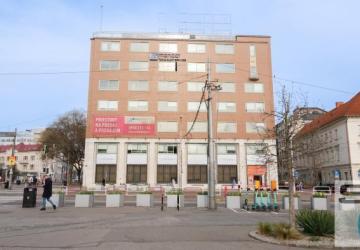 Reality Bez Provízie RK. Voľné Kancelárie v budove na Námestí SNP.