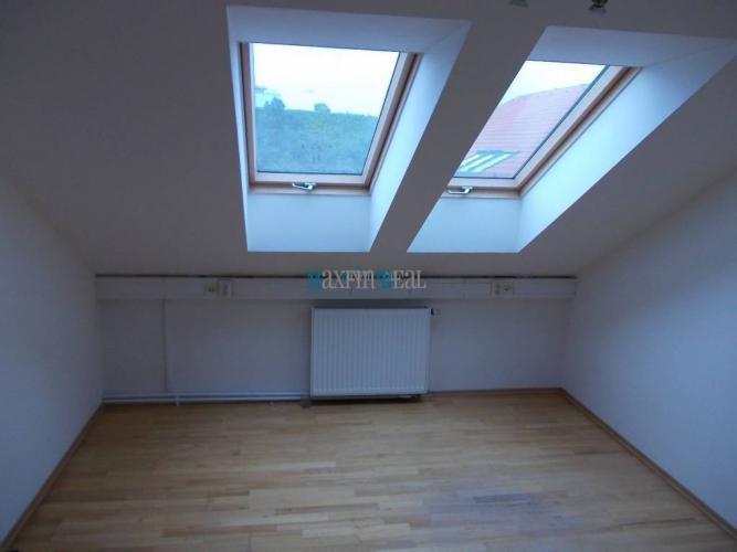 Reality MAXFIN REAL - Menšia kancelária v Nitre