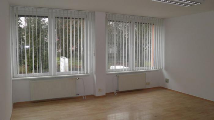 Reality Priestor pre kanceláriu alebo služby.