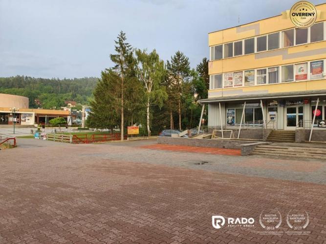 Reality RADO Reality ponúka na prenájom obchodný priestor na pešej zone