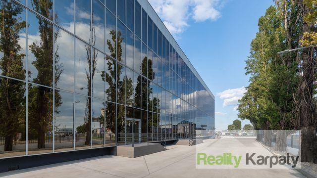 Reality Na prenájom výhodne administratíva o výmere 3x700m2   v TOP lokalite Bratislava-3.