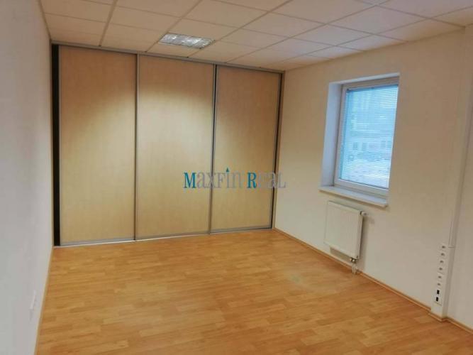 Reality MAXFIN REAL Kancelária  s parkovaním v Nitre