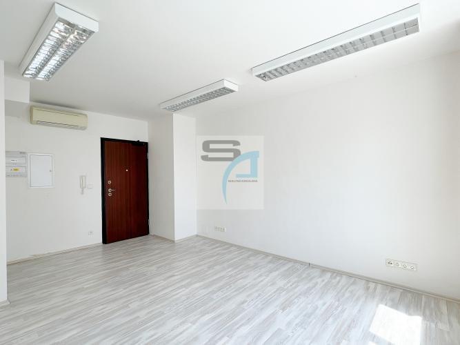 Reality Bez Provízie RK | Kancelária 28m2 | Paulínyho ulica | Bratislava - Staré Mesto