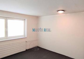 Reality MAXFIN REAL 4.Kancelária s parkovaním