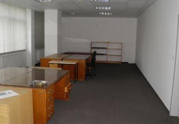 Reality Uzavreté kancelárie, 180 m2, s kuchynkou a soc. zariadením.