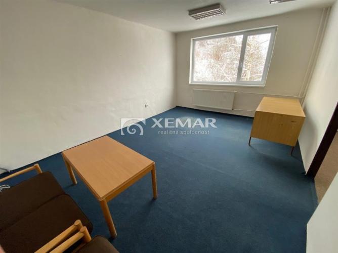 Reality Prenájom kancelárskeho priestoru - 40 m2, BB