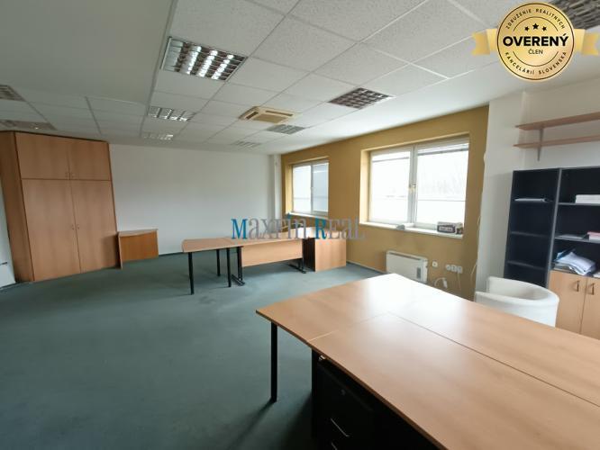 Reality Pekná kancelária s parkovaním v Nitre