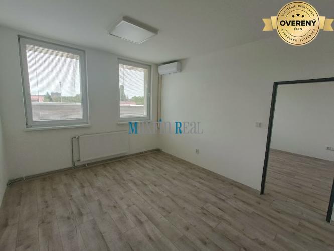 Reality Dvojkancelária s parkovaním na Chrenovej