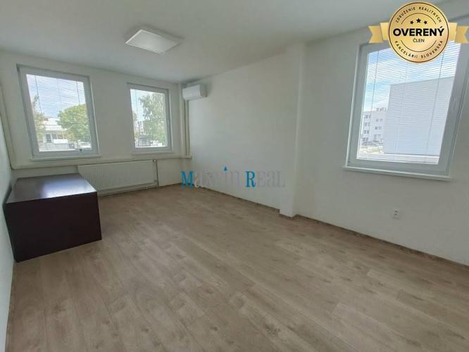 Reality Dvojkancelária s vlastnou kuchynkou a parkovaním