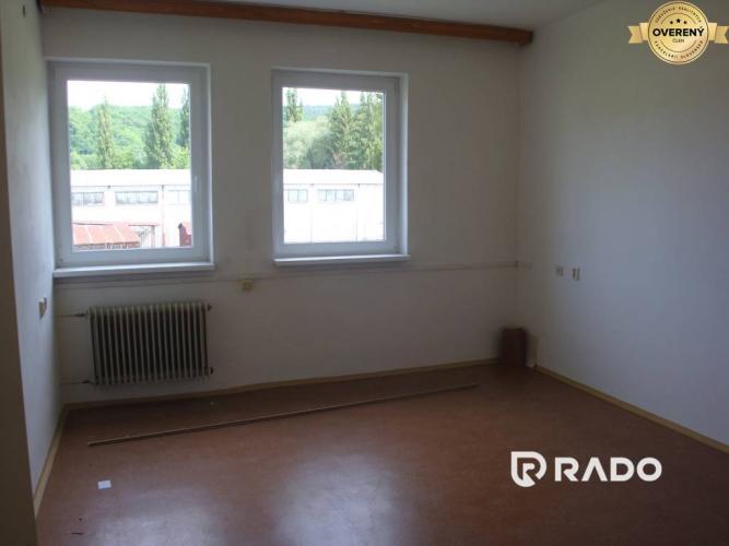 Reality RADO | Na prenájom administratívny priestor, 20 m2, Púchov