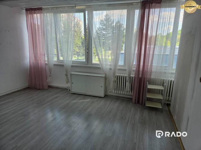 Reality RADO | Na prenájom administratívny priestor, 20 m2, Považská Bystrica