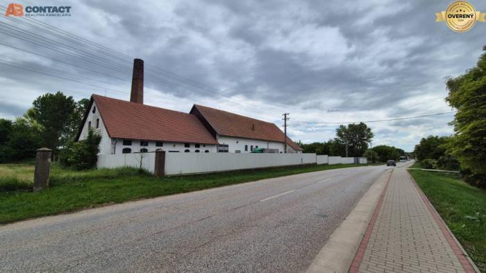 Reality 4613 m² areál s budovou pôvodného liehovaru v obci Zemianske Sady
