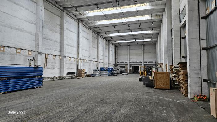 Reality Ponúkame na prenájom skladový areál o výmere 6300m2+spev. plocha 2600m2, Trnava!