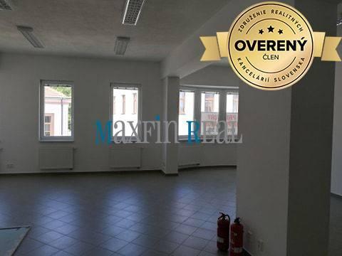 Reality MAXFIN REAL - prenájom priestoru  113m2 na pešej zóne v Nitre