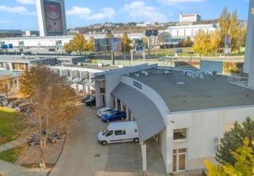 Reality RADO | Showroom/kancelárie 357 m², Zadunajská cesta, Petržalka, BA