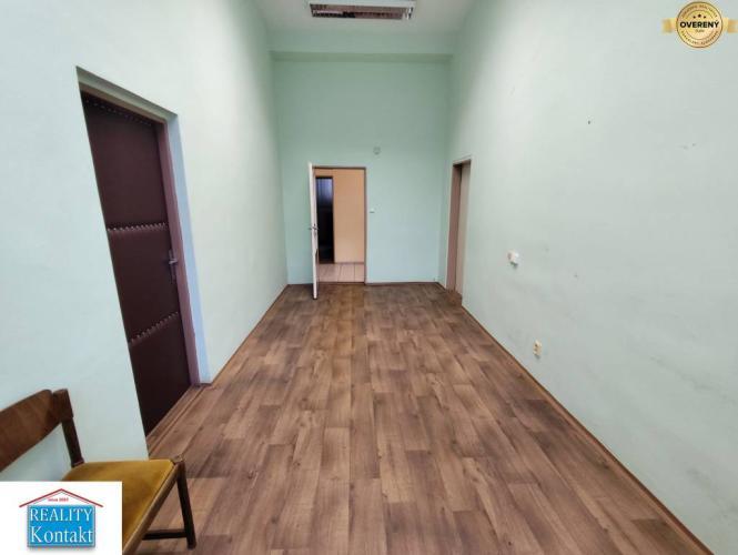 Reality Na prenájom kancelársky priestor - Nové Zámky