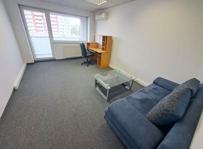 Reality Prenájom kancelárie /26 m2/ s balkónom, Seberíniho ul., Hotel Bratislava