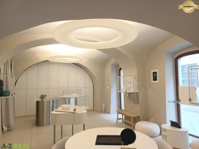 Reality Na predaj obchodný priestor, 77,6 m2, Staré Mesto - pešia zóna.