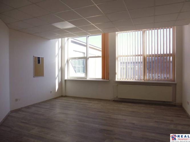 Reality MASARYKOVA: Nebytové priestory 30 m2 - 3.posch., VÝŤAH, parkovanie