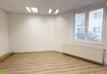 Reality prenájom kancelárie v širšom centre, Bazová ul., 46m2