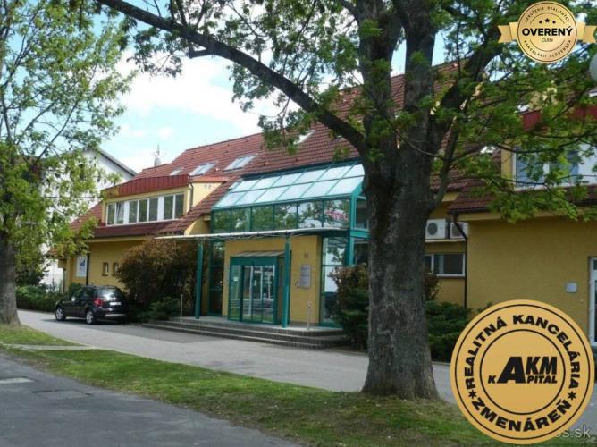 Reality Prenájom kancelárskych priestorov  124 m2, Nádvorná ul., Zvolen
